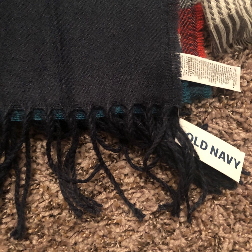 Three Scarf Set - Picture 6 of 6